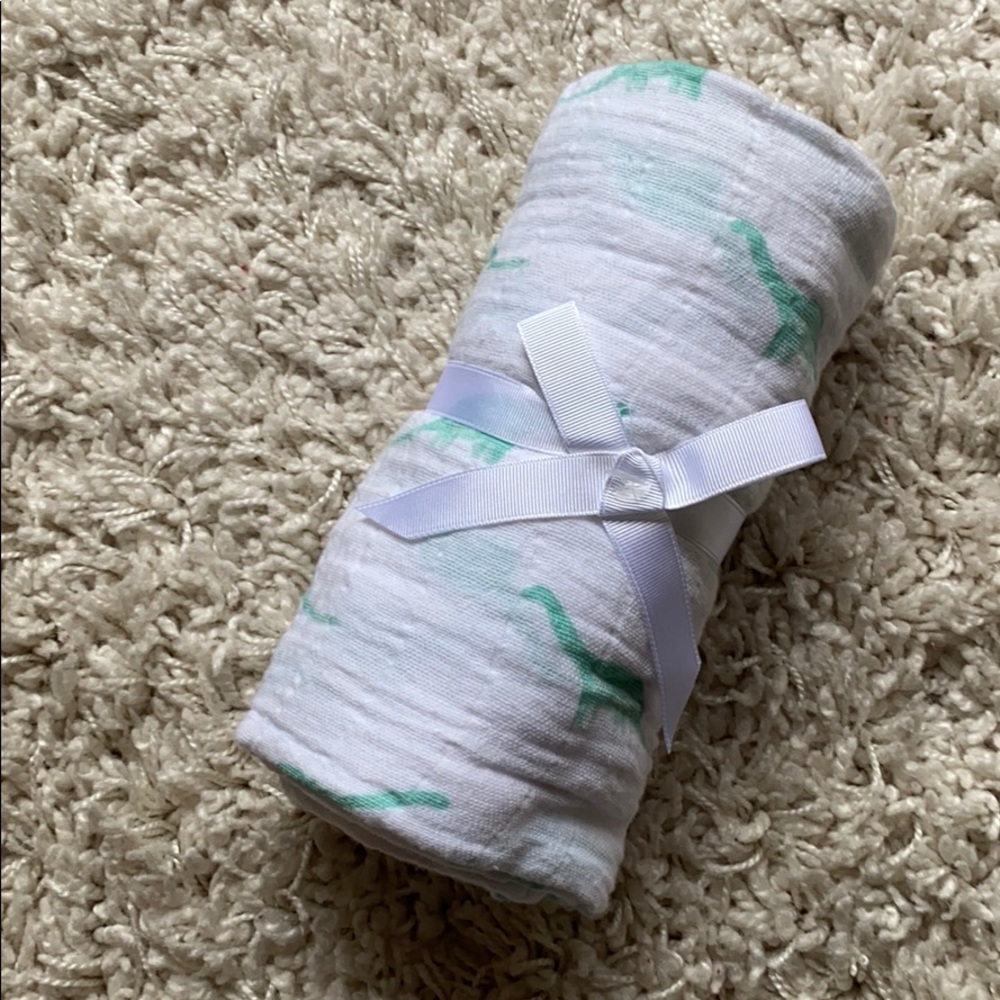 New muslin swaddle blanket, dinosaur
